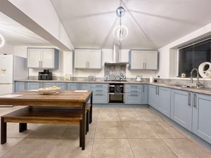 Photo 27- click for photo gallery